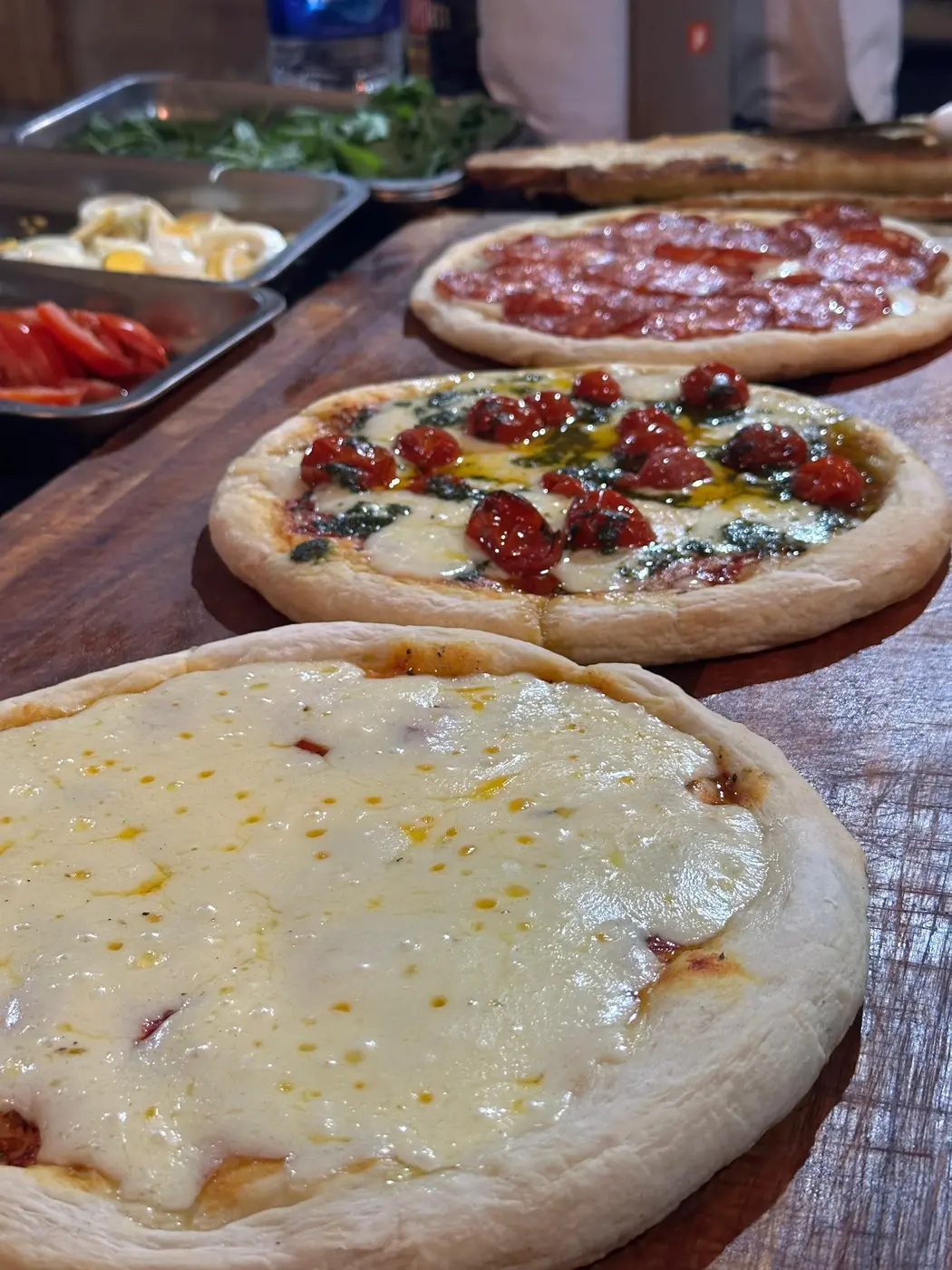 Pizzas preparadas en el momento para los invitados